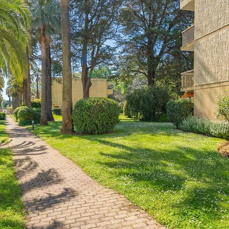 Spacious Apartment At A 5 Min Walk From The Beach أنتيب المظهر الخارجي الصورة