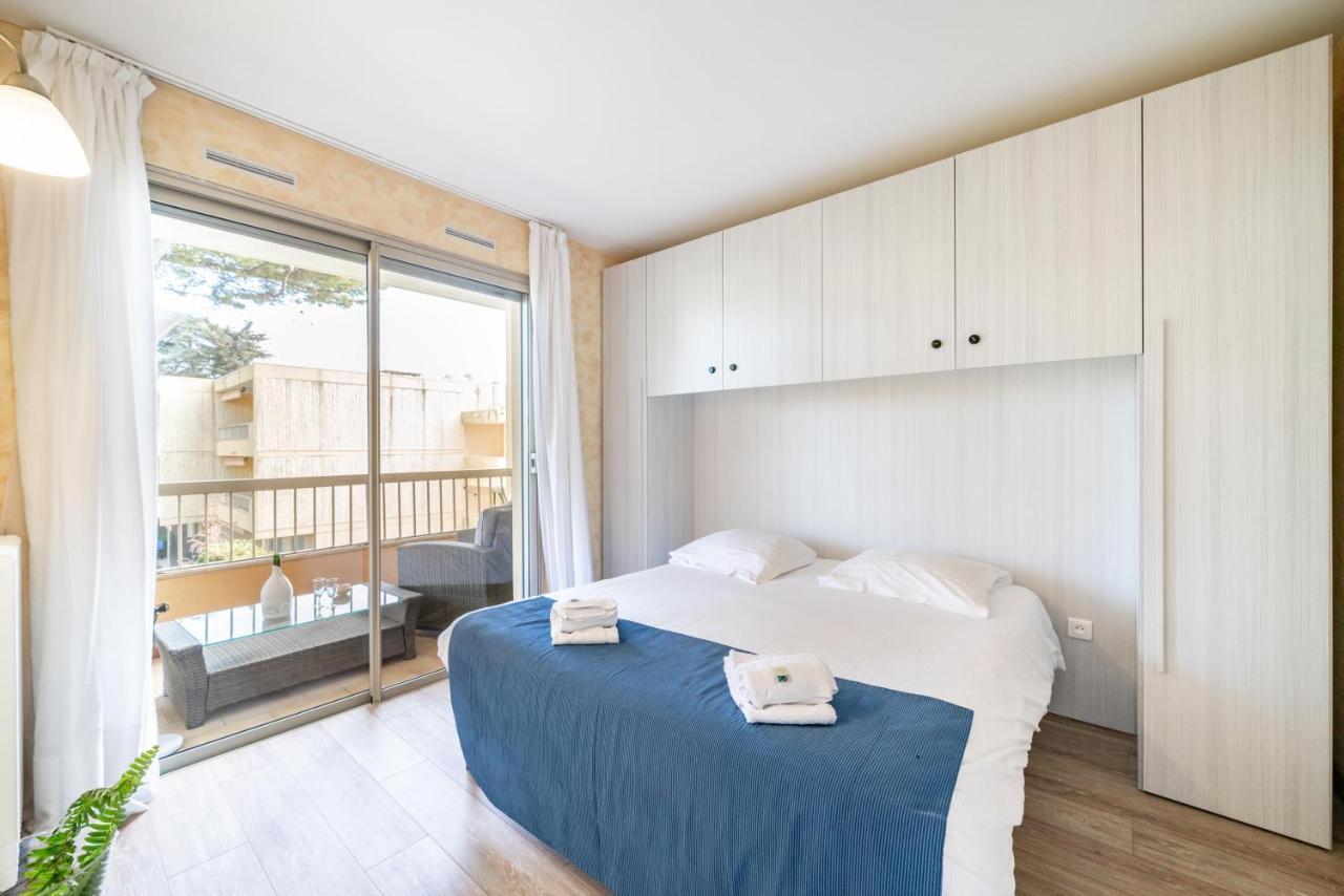 Spacious Apartment At A 5 Min Walk From The Beach أنتيب المظهر الخارجي الصورة