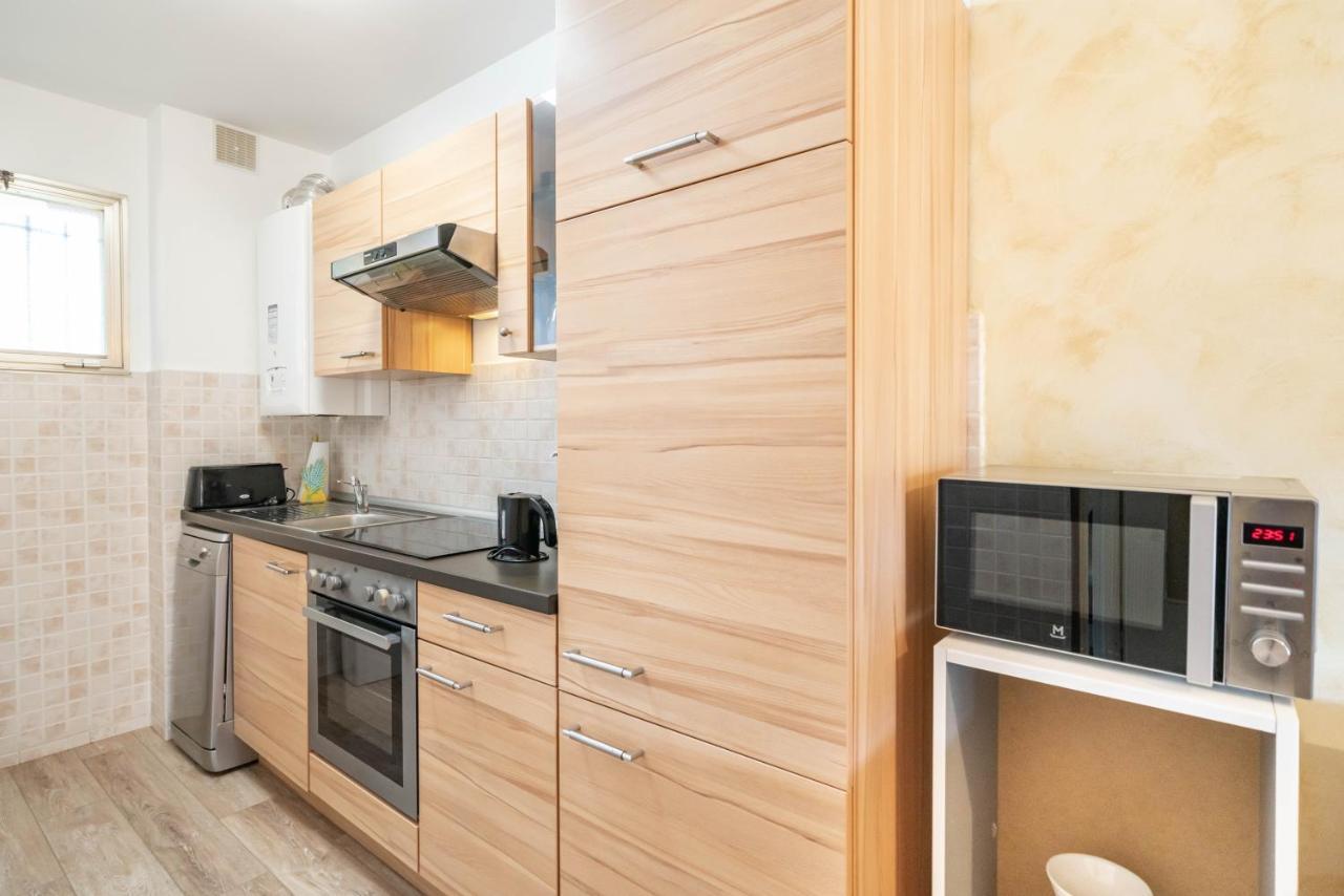 Spacious Apartment At A 5 Min Walk From The Beach أنتيب المظهر الخارجي الصورة