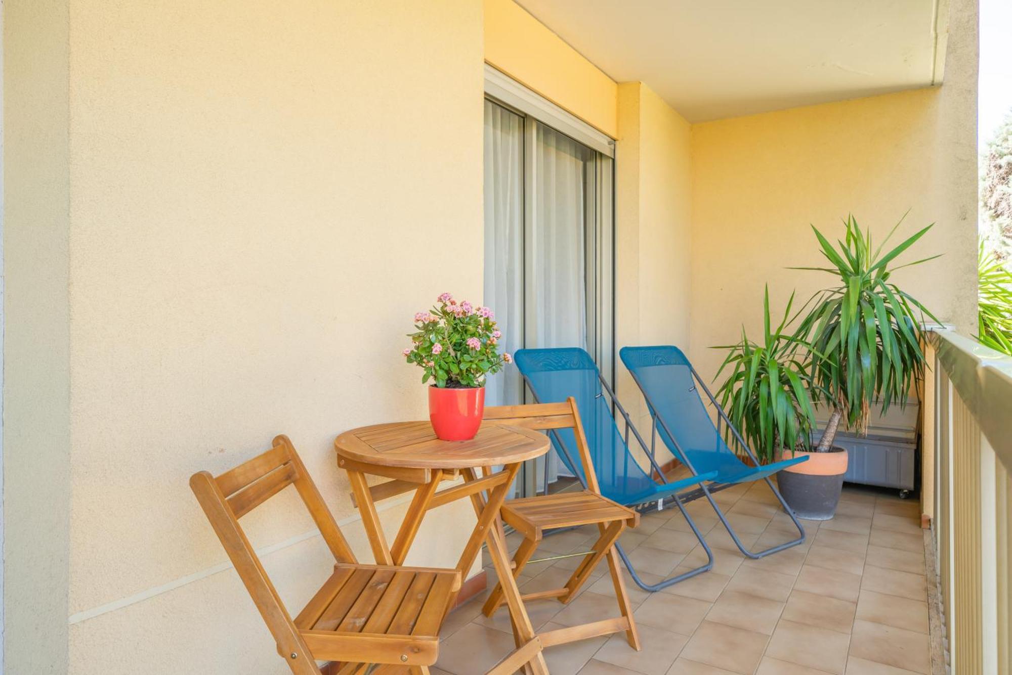 Spacious Apartment At A 5 Min Walk From The Beach أنتيب المظهر الخارجي الصورة