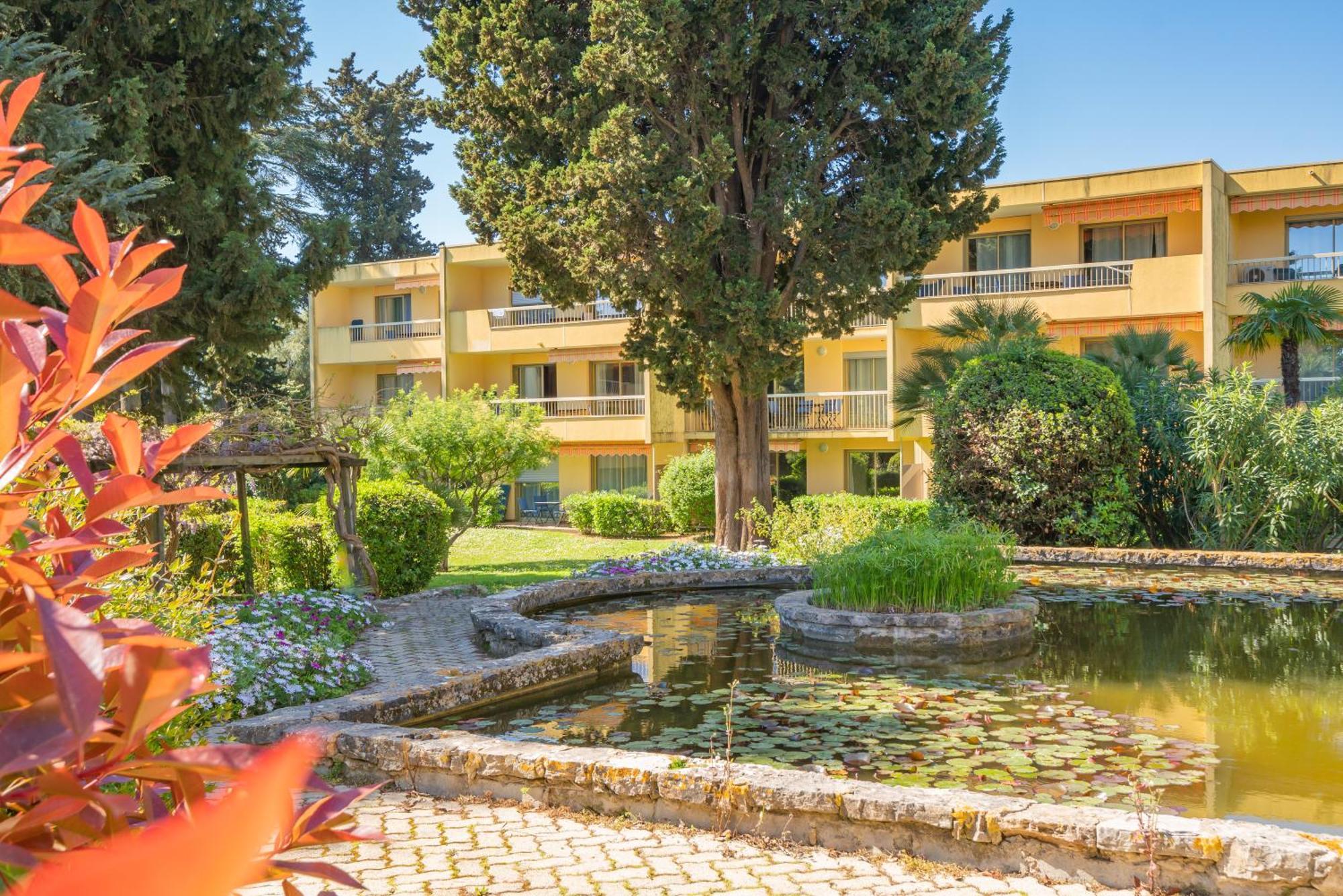 Spacious Apartment At A 5 Min Walk From The Beach أنتيب المظهر الخارجي الصورة